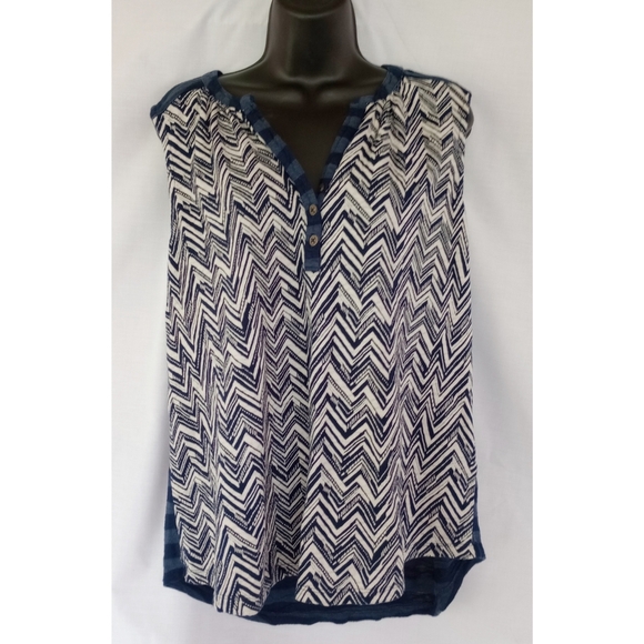 Lucky Brand Tops - Lucky Brand▪️Chevron & Stripe Sleeveless Top